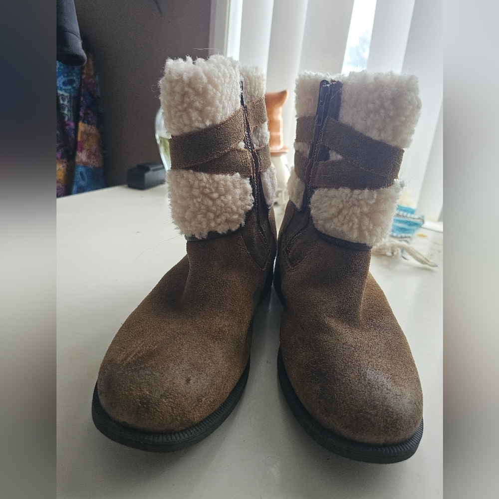 UGG Brown Boots with Cream Fur